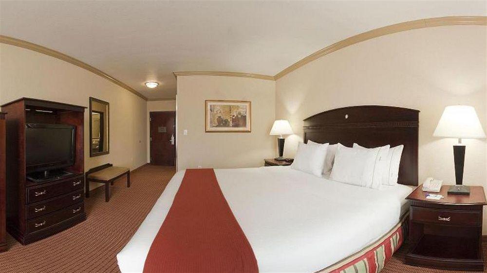 Holiday Inn Express & Suites Wharton By Ihg Екстер'єр фото
