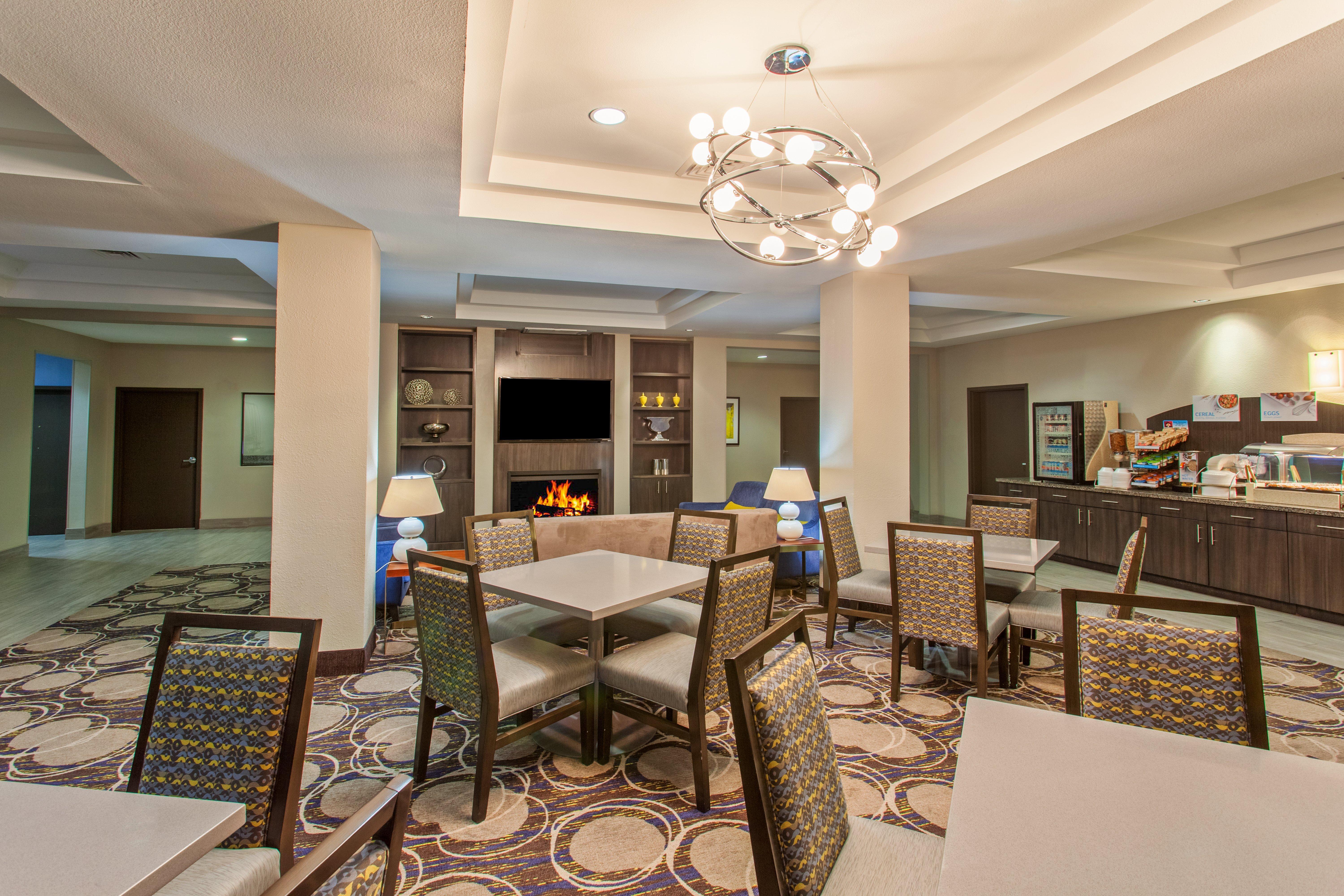 Holiday Inn Express & Suites Wharton By Ihg Екстер'єр фото
