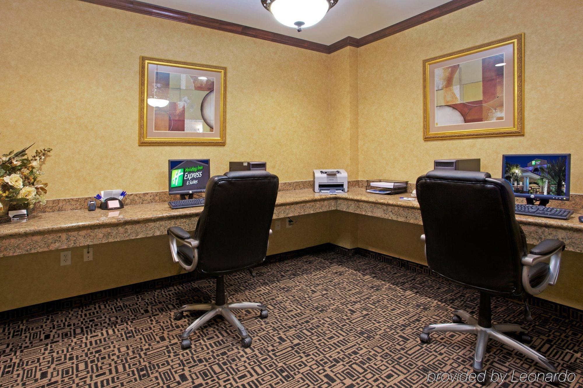 Holiday Inn Express & Suites Wharton By Ihg Зручності фото