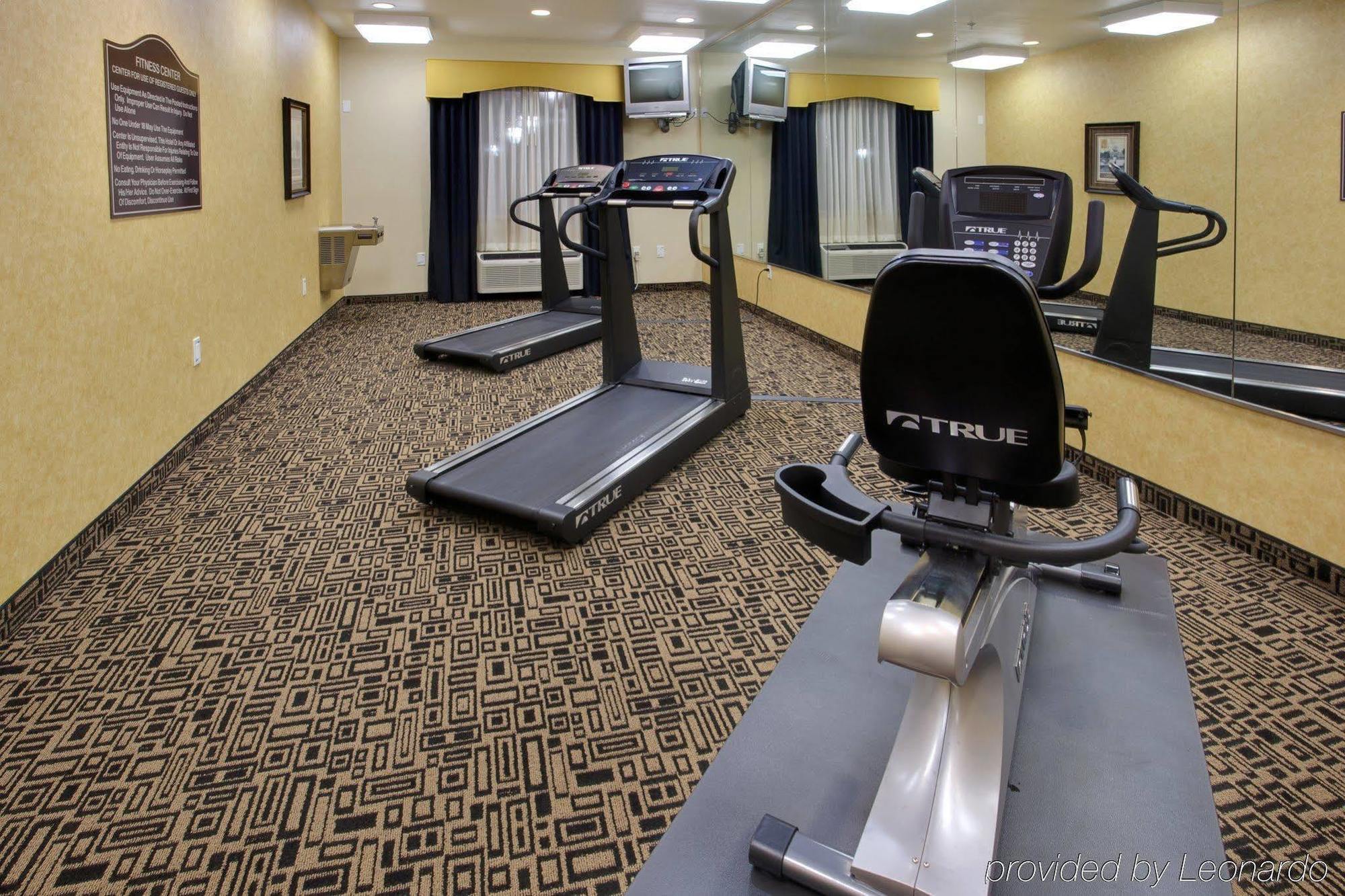 Holiday Inn Express & Suites Wharton By Ihg Зручності фото
